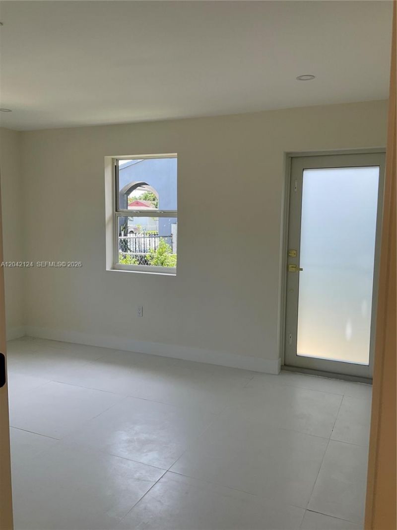2315 NW 3rd St , Miami, FL 33125 Photo