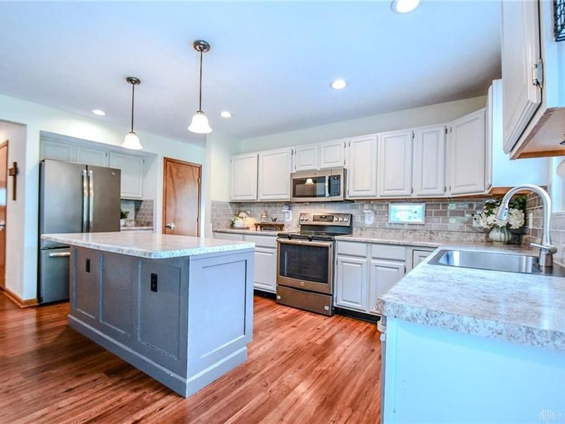 2435 Dutch Mill Drive, Fairborn, OH 45324 Photo 12