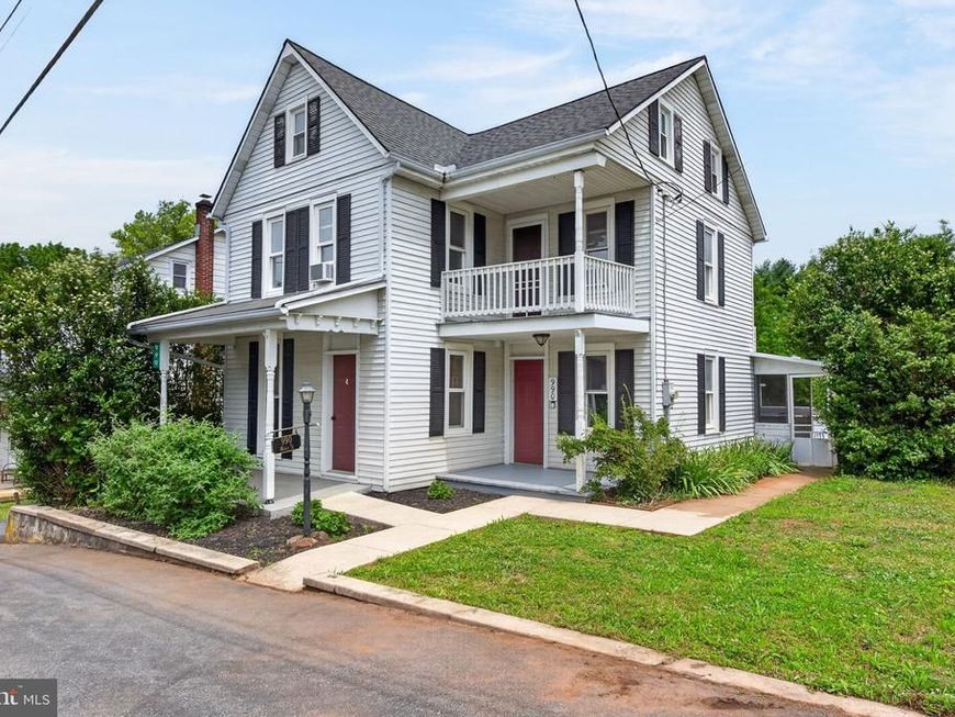 990 Maple Street, Lititz, PA 17543 Main Photo