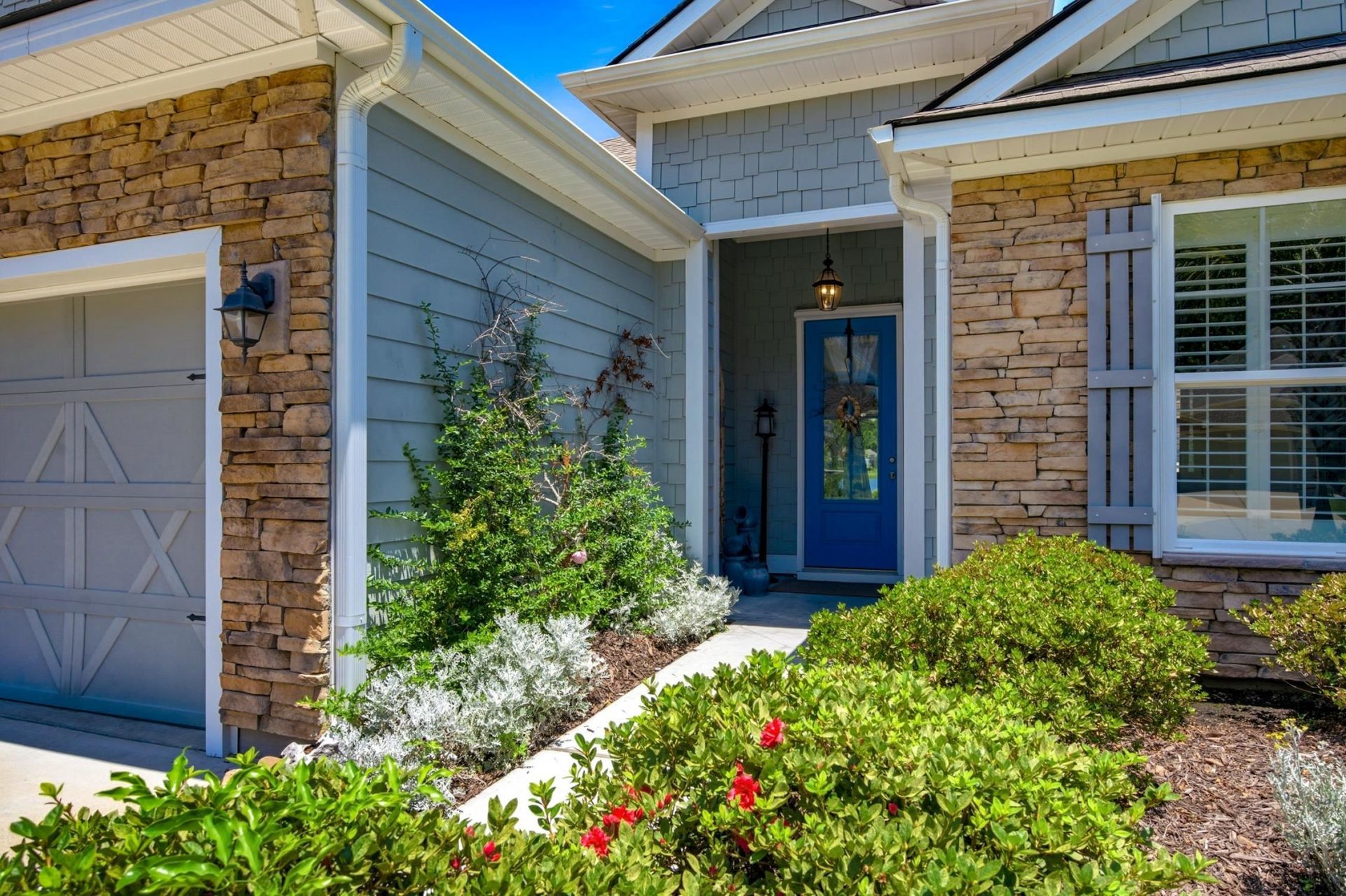 441 Hyacinth Loop Photo 2