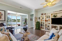441 Hyacinth Loop photo 4