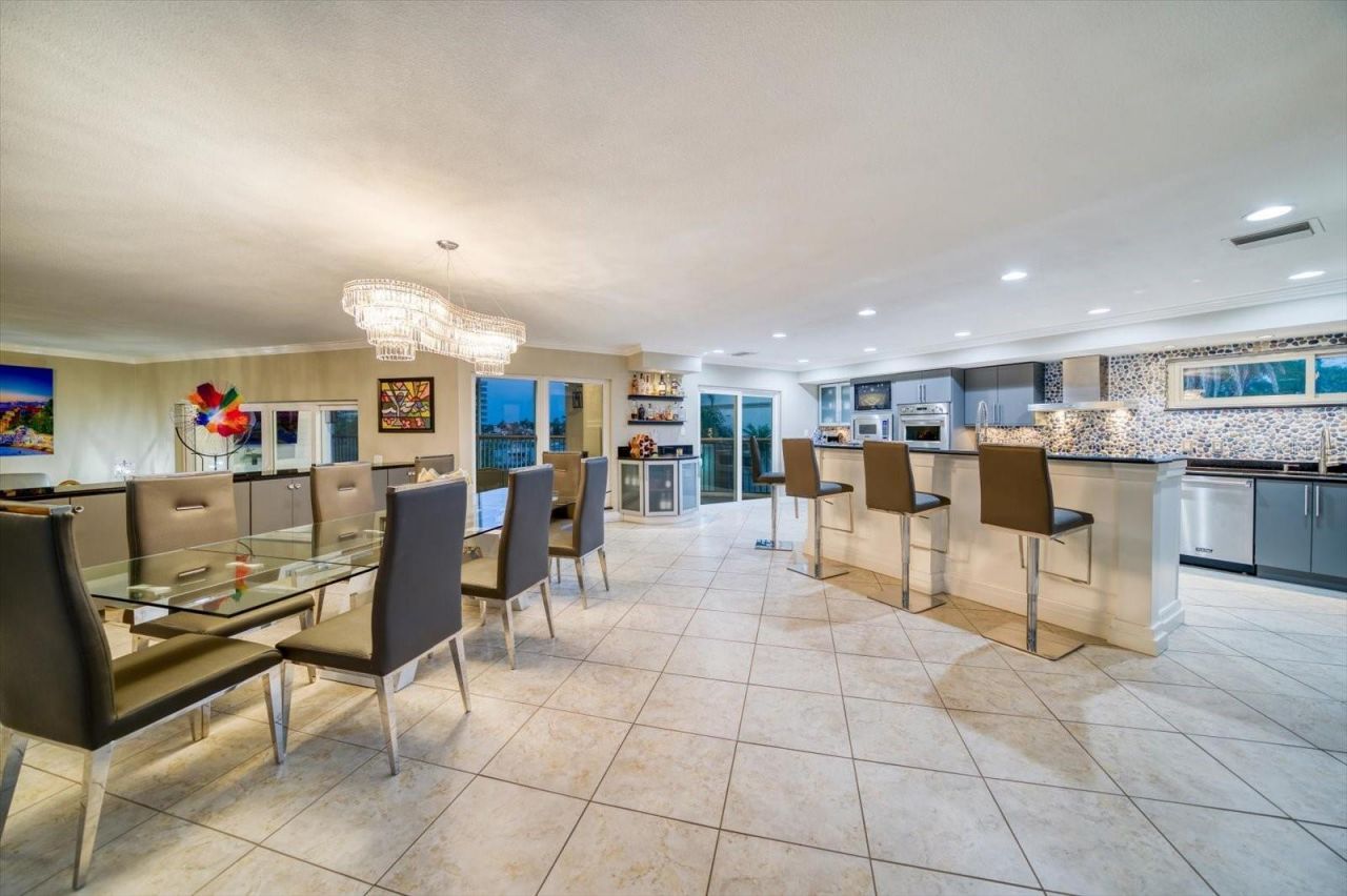 101 Harrison Avenue, Belleair Beach, FL 33786 Photo
