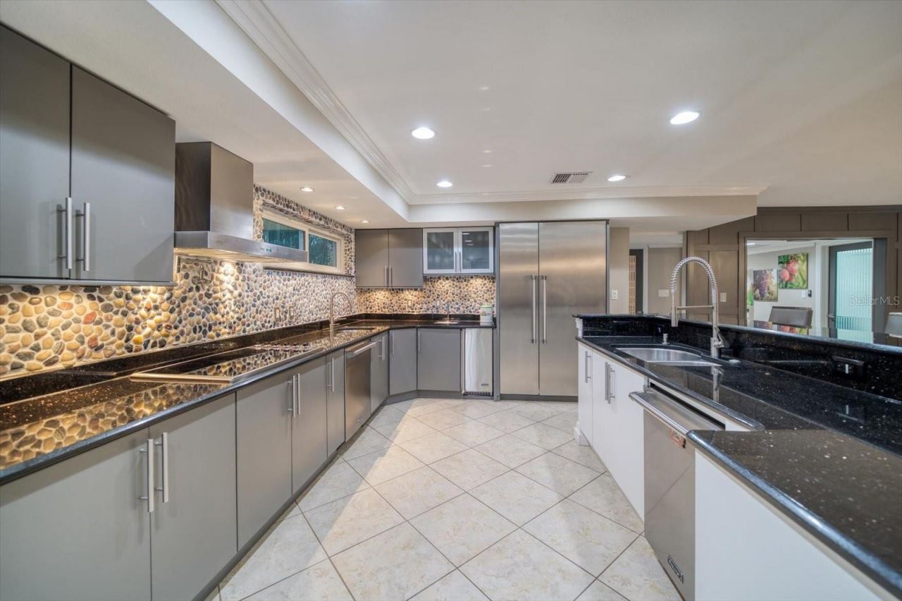 101 Harrison Avenue, Belleair Beach, FL 33786 Photo