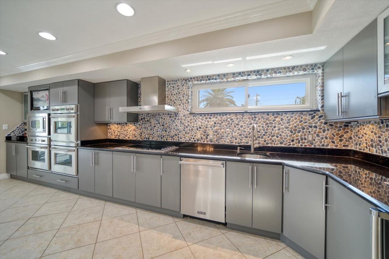 101 Harrison Avenue, Belleair Beach, FL 33786 Photo