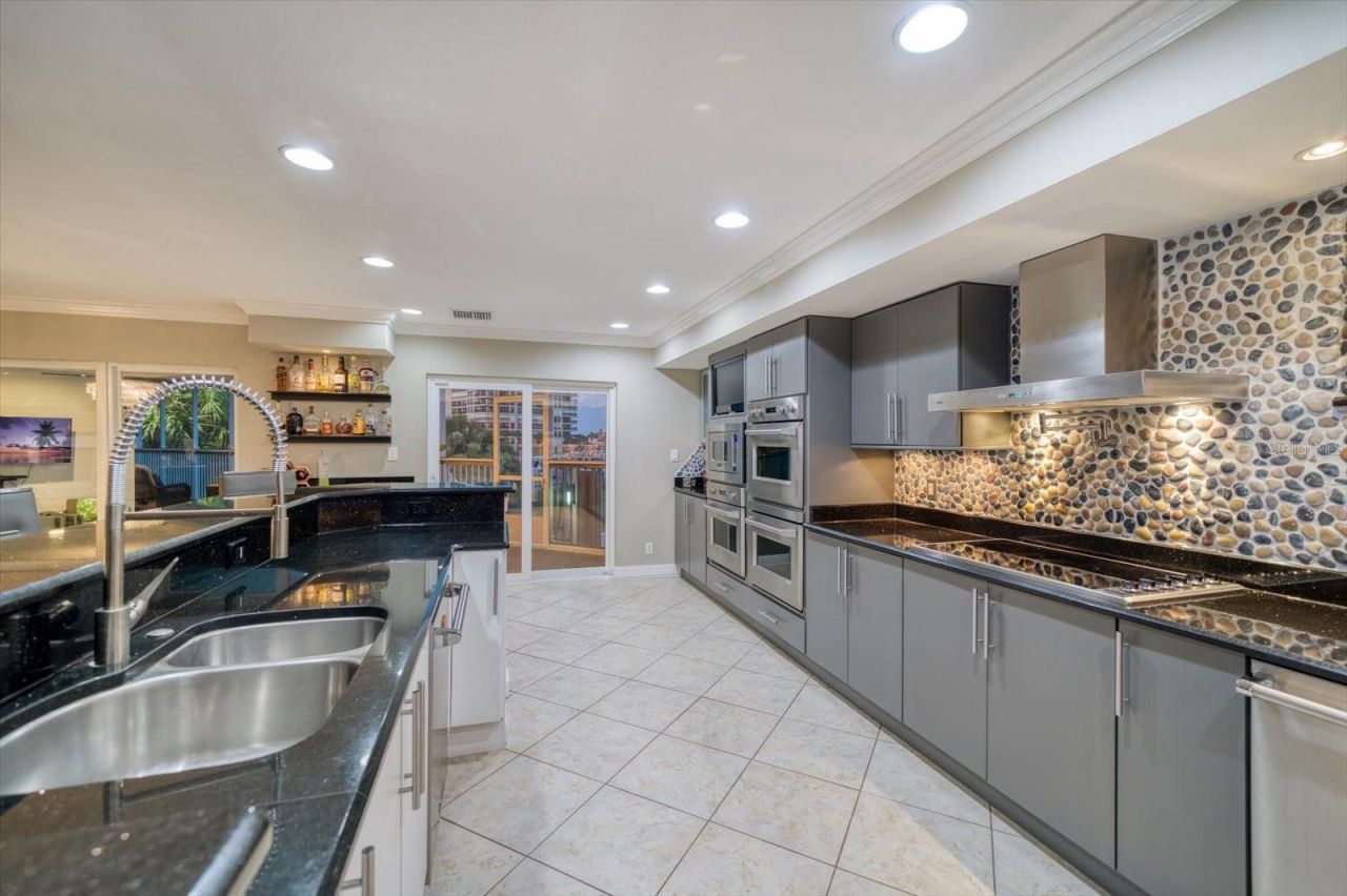 101 Harrison Avenue, Belleair Beach, FL 33786 Photo