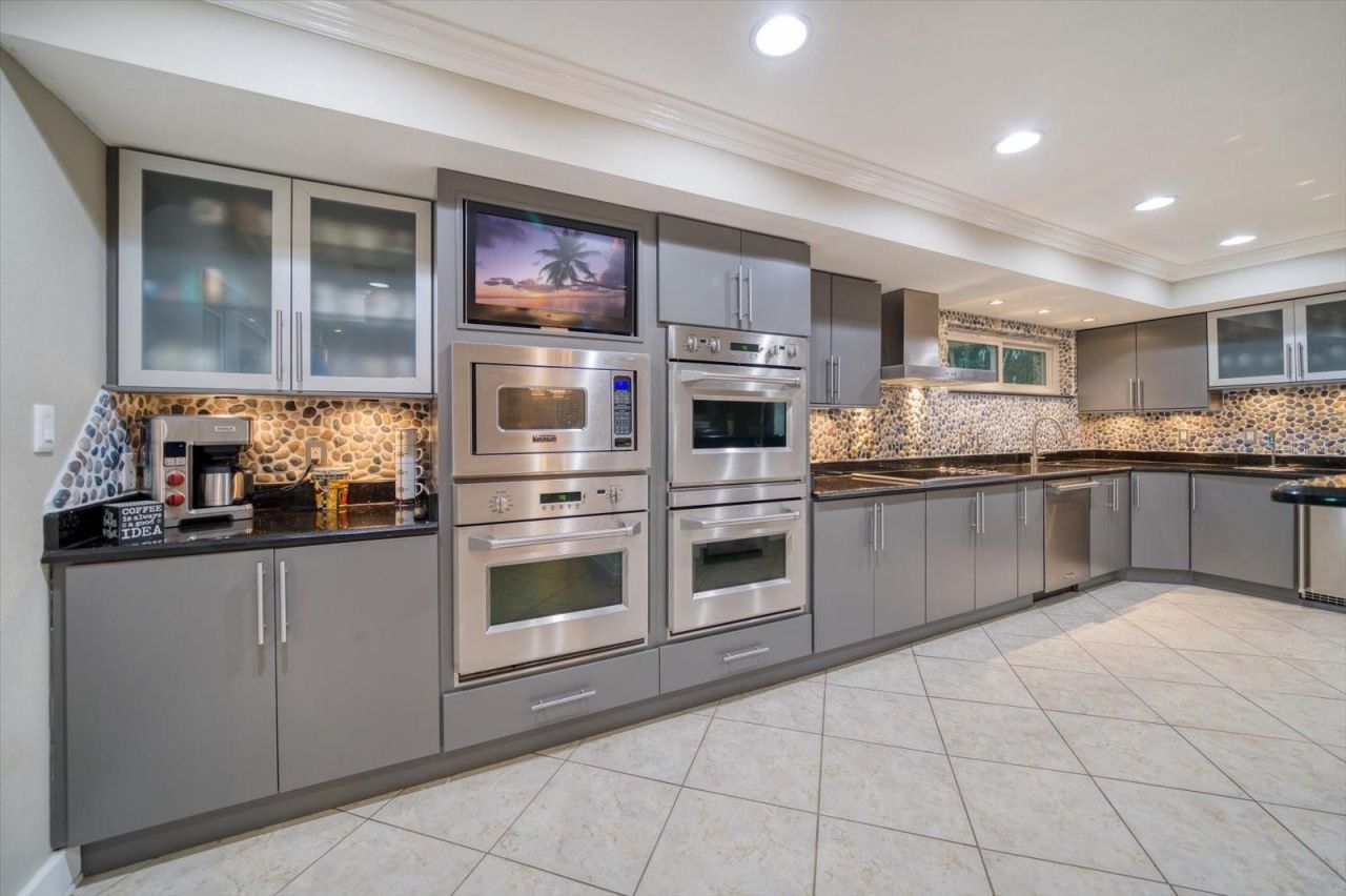 101 Harrison Avenue, Belleair Beach, FL 33786 Photo
