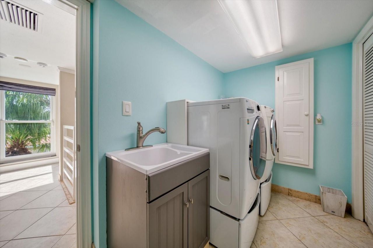 101 Harrison Avenue, Belleair Beach, FL 33786 Photo