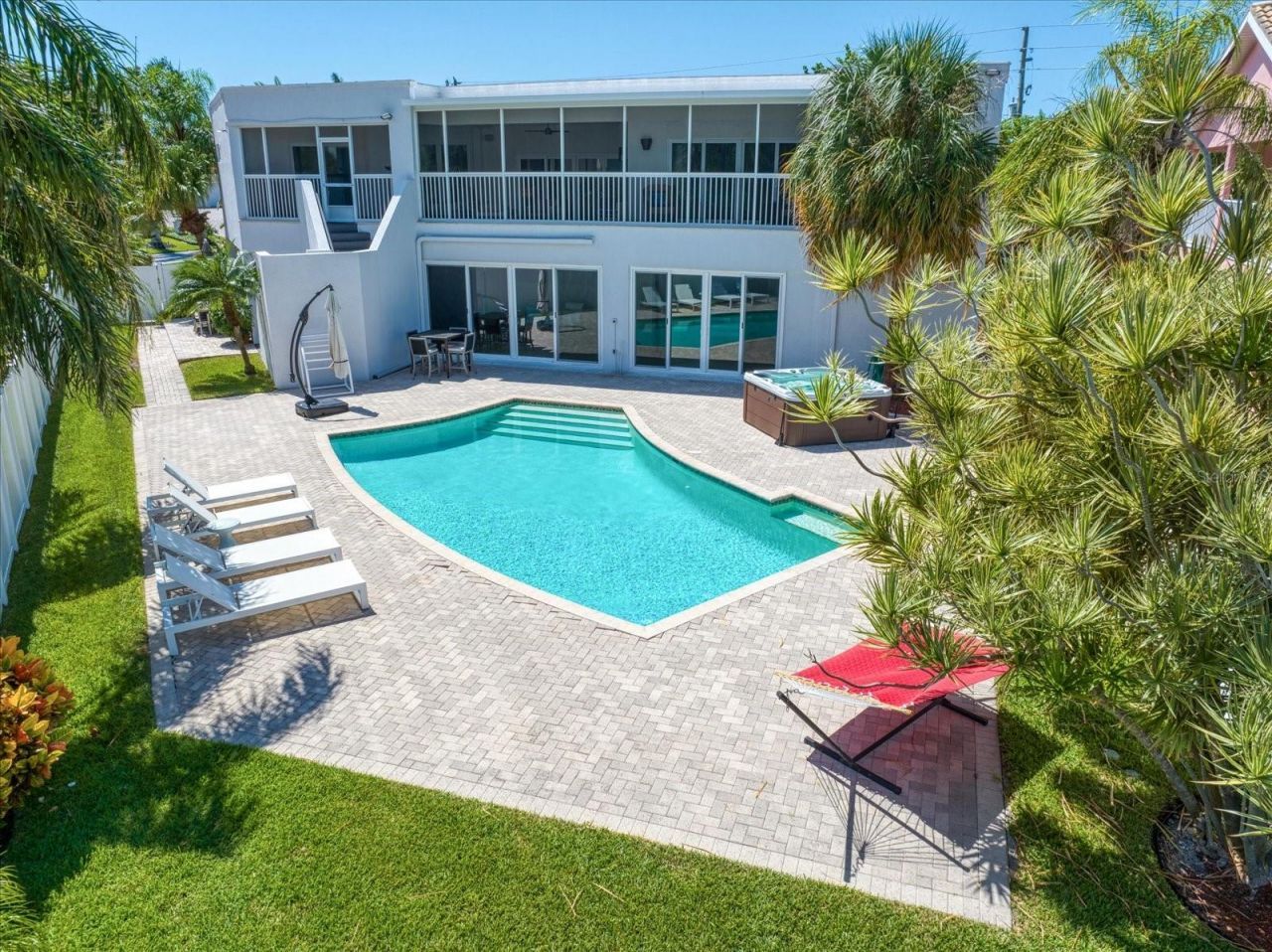 101 Harrison Avenue, Belleair Beach, FL 33786 Photo