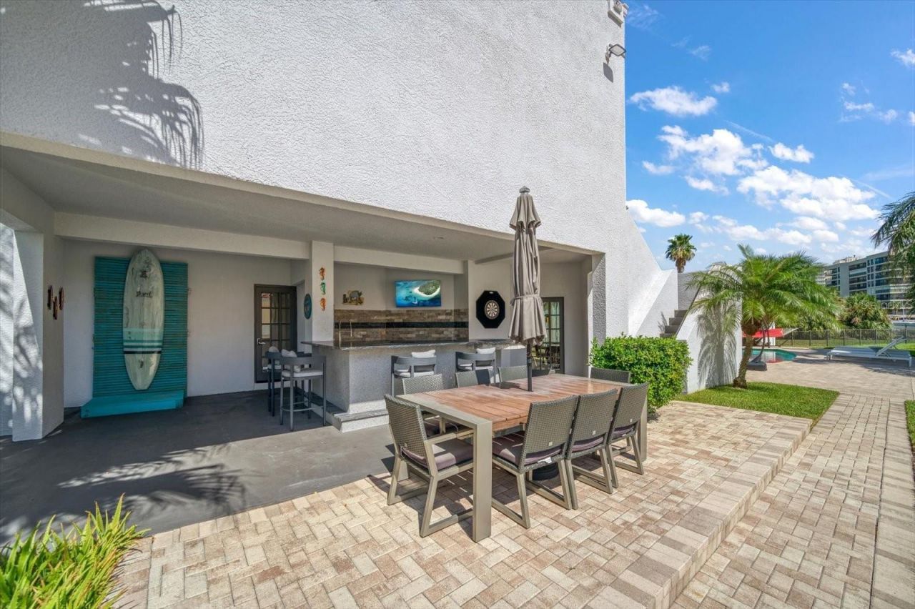 101 Harrison Avenue, Belleair Beach, FL 33786 Photo