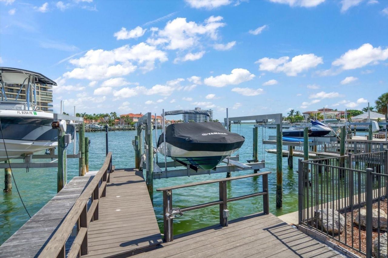 101 Harrison Avenue, Belleair Beach, FL 33786 Photo