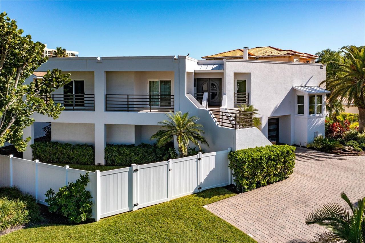 101 Harrison Avenue, Belleair Beach, FL 33786 Photo