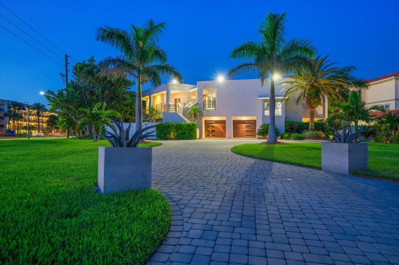 101 Harrison Avenue, Belleair Beach, FL 33786 Photo