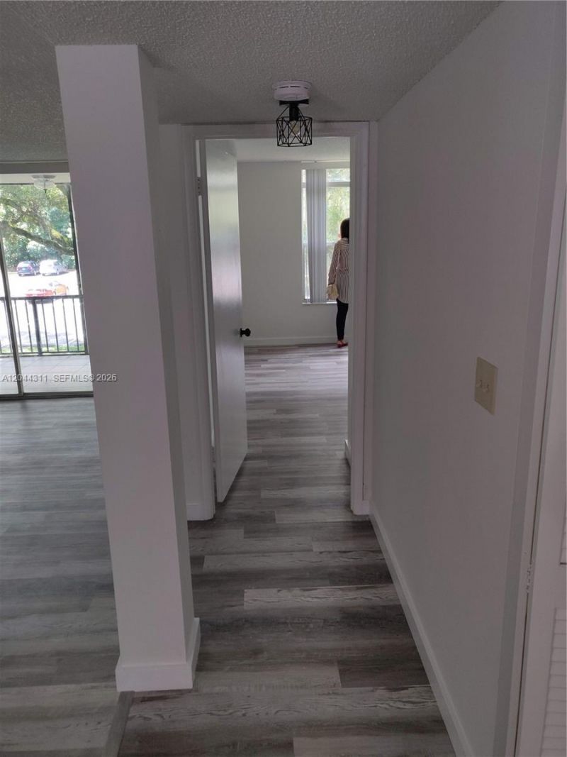 3750 Inverrary Dr , Unit 2Q, Lauderhill, FL 33319 Photo