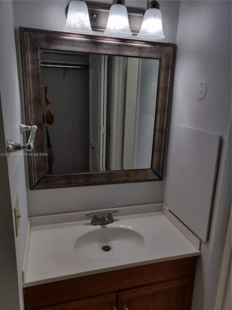 3750 Inverrary Dr , Unit 2Q, Lauderhill, FL 33319 Photo