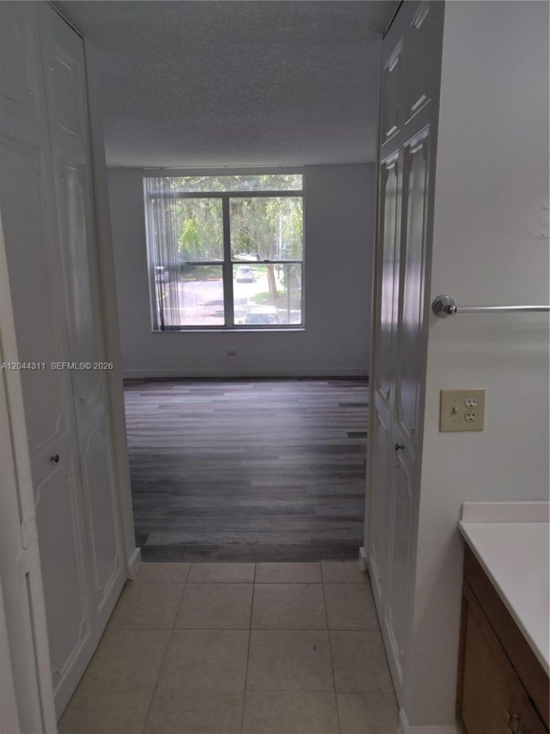 3750 Inverrary Dr , Unit 2Q, Lauderhill, FL 33319 Photo
