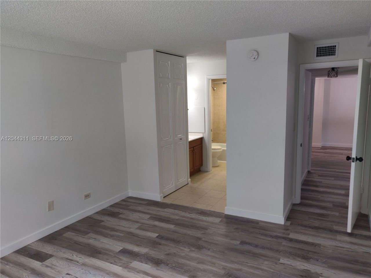 3750 Inverrary Dr , Unit 2Q, Lauderhill, FL 33319 Photo