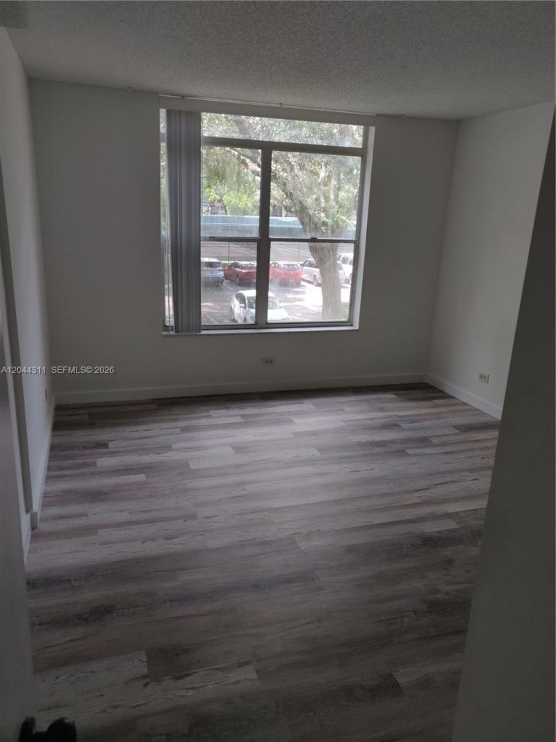 3750 Inverrary Dr , Unit 2Q, Lauderhill, FL 33319 Photo