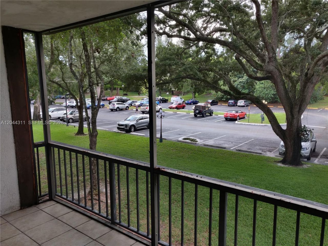 3750 Inverrary Dr , Unit 2Q, Lauderhill, FL 33319 Photo