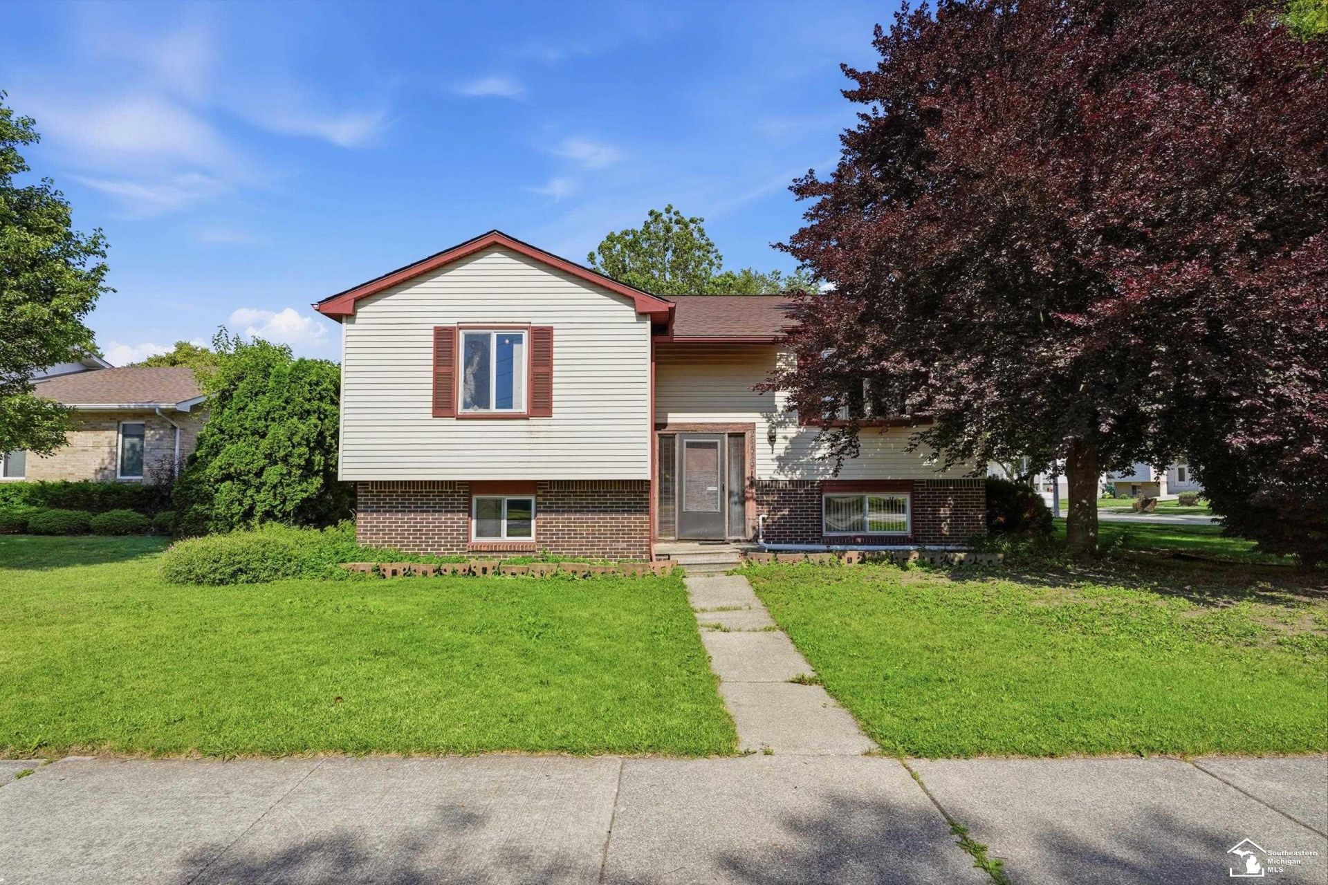 24539 Westpoint Avenue, Trenton, MI 48183 Main Photo