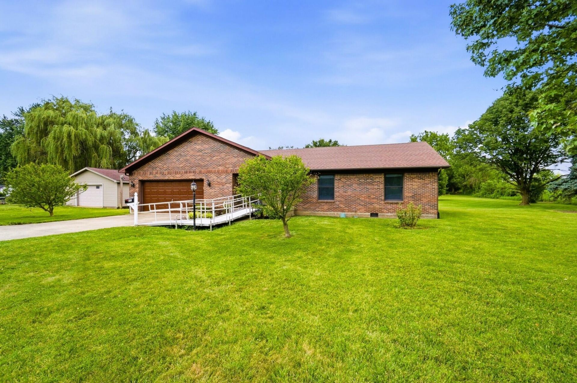 4045 Dialton Road, Springfield, OH 45502 Main Photo