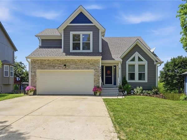 12264 S Crest Drive, Olathe, KS 66061
