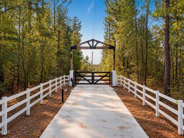 454 Earlville Road, Lucedale, MS 39452