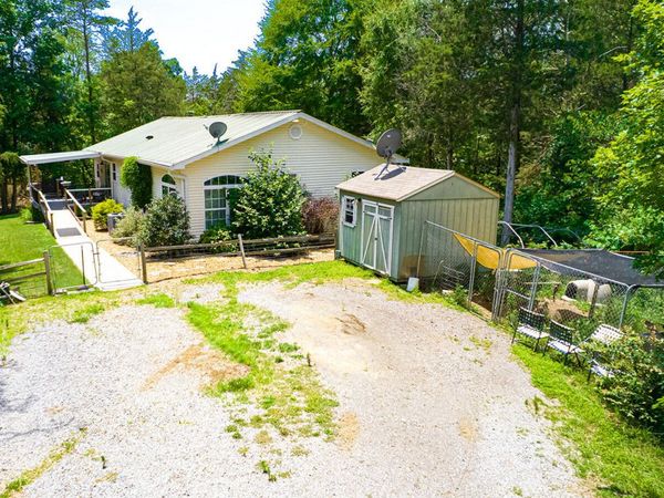 467 Sleepy Valley Rd, Madisonville, TN 37354