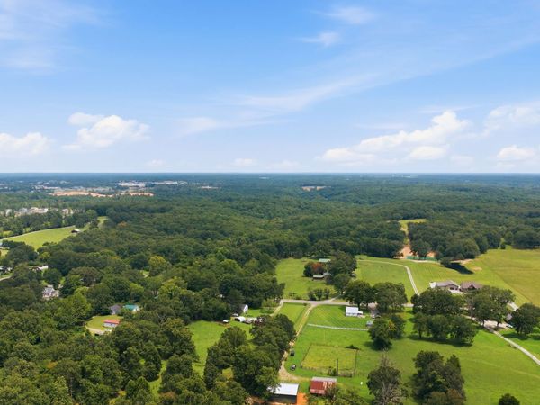 1261 Highway 48 S, Dickson, TN 37055