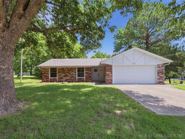 923 S Hiawatha Avenue , Sapulpa, OK 74066
