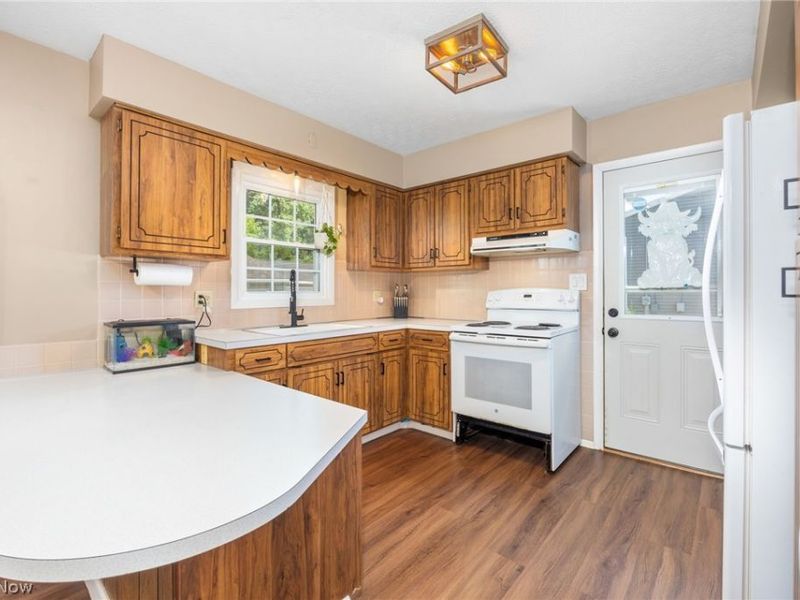 2525 Kingsport Way, Akron, OH 44314 Photo 12