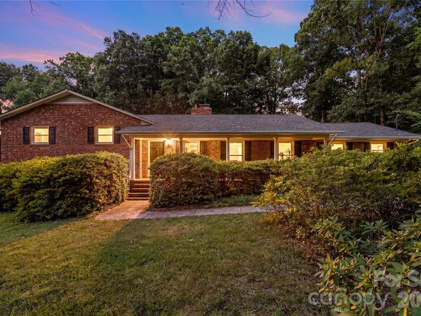 221 Kingsway Circle , Charlotte, NC 28214