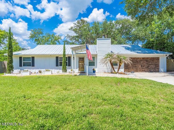 180 COCKATIEL Drive, Jacksonville, FL 32225