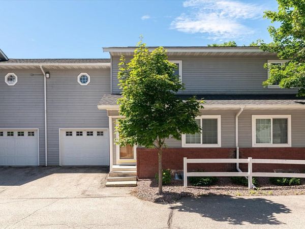 808 Cedar DRIVE, La Crescent, MN 55947