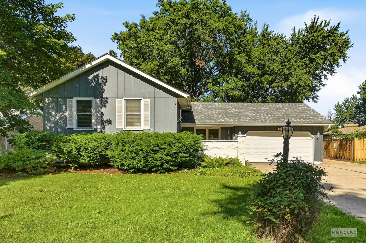 303 Center Parkway, Yorkville, IL 60560 Main Photo