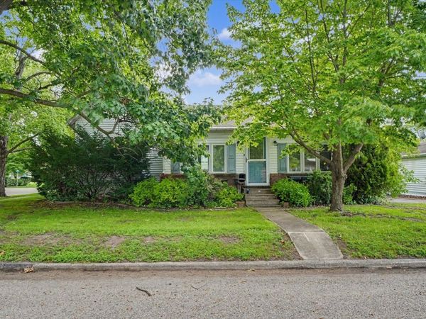303 E Wilson Street , Monticello, IL 61856