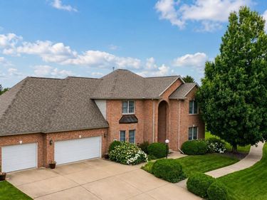 1801 WINGED FOOT Drive, Pekin, IL 61554
