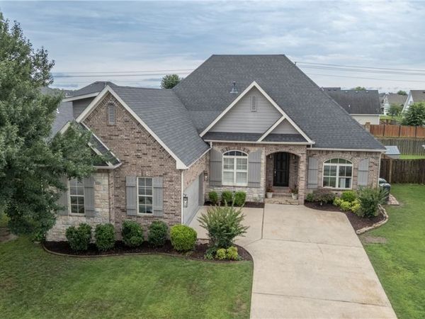 6702 W Braebourne Drive, Rogers, AR 72758