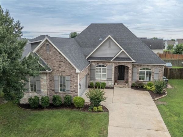 6702 W Braebourne Drive, Rogers, AR 72758