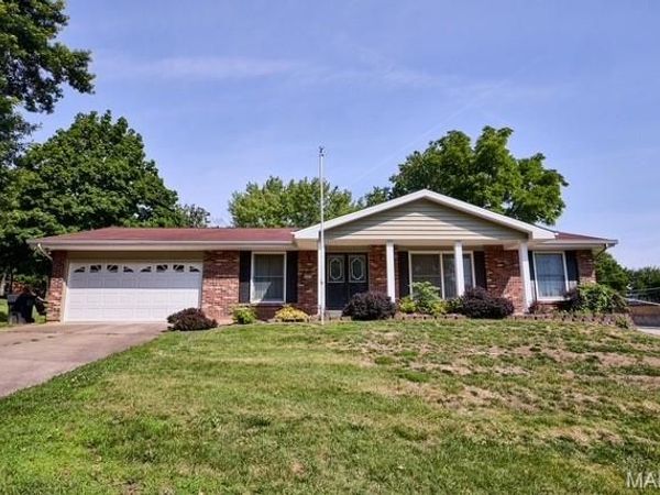 3001 Arrow Rock Drive, St Charles, MO 63303