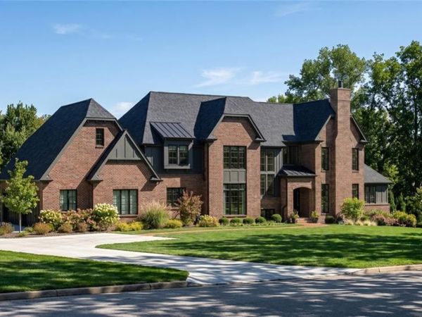 1 TBB Hawthorne I @ Manor Hill, Town and Country, MO 63131