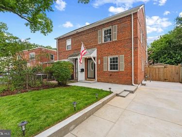 825 S IVY STREET, ARLINGTON, VA 22204