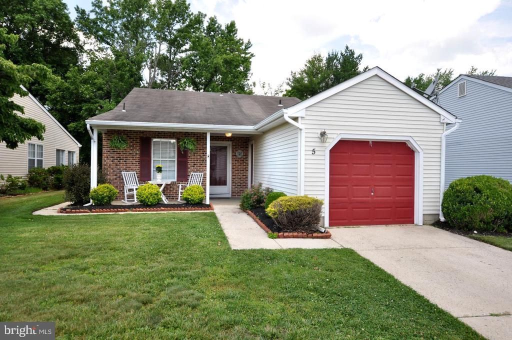 5 Fairfax Drive, Mount Laurel, NJ 08054 Main Photo