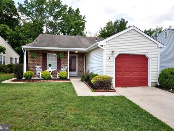 5 FAIRFAX DRIVE, MOUNT LAUREL, NJ 08054