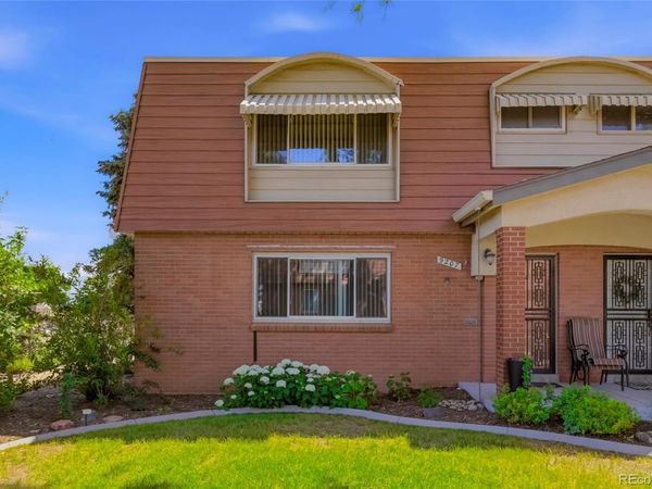 9207 E Center Avenue, Denver, CO 80247
