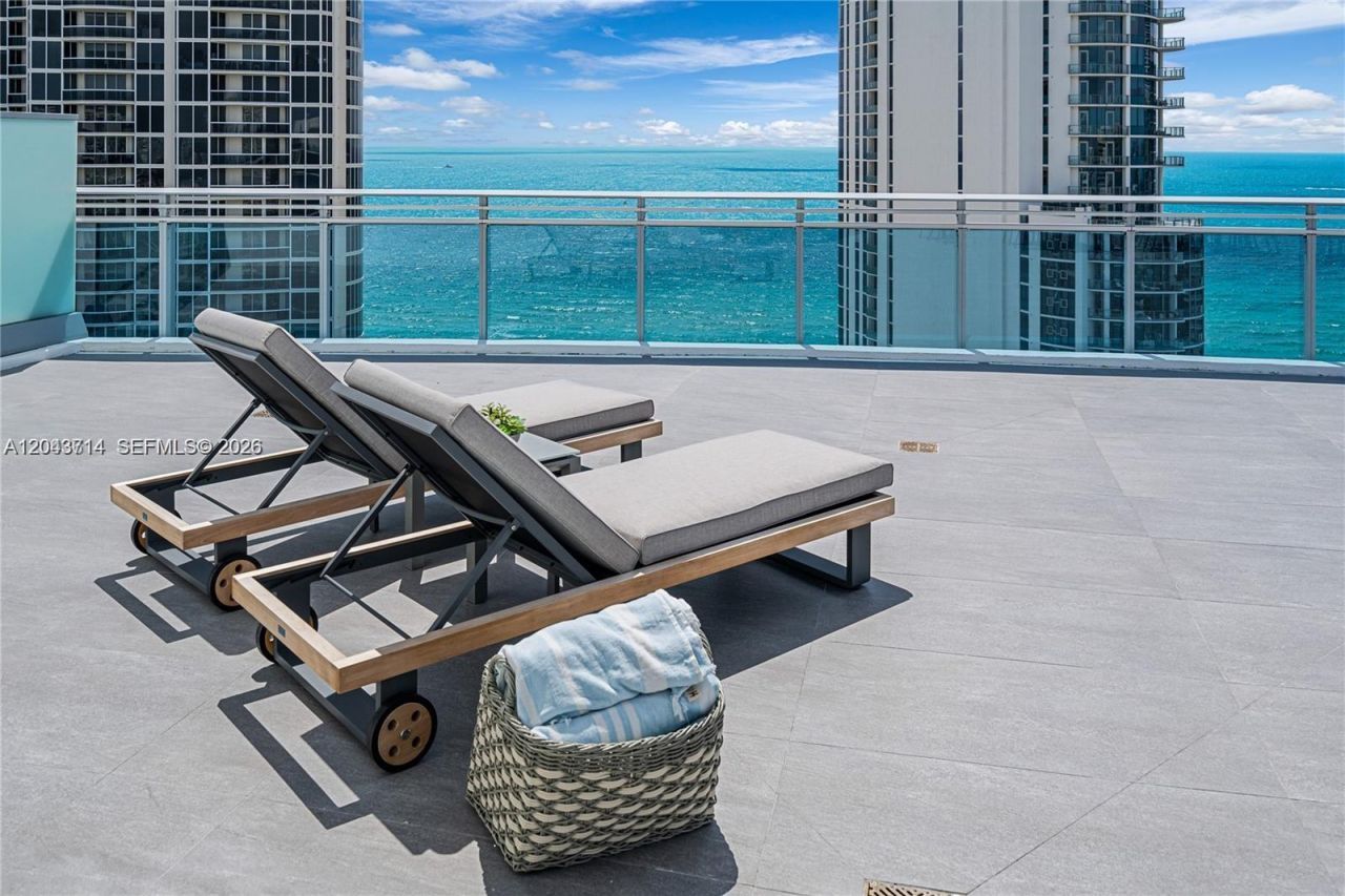 17550 Collins Ave , Unit PH1, Sunny Isles Beach, FL 33160 Photo