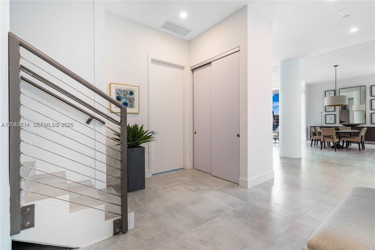 17550 Collins Ave , Unit PH1, Sunny Isles Beach, FL 33160 Photo