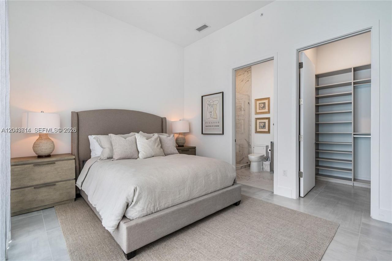 17550 Collins Ave , Unit PH1, Sunny Isles Beach, FL 33160 Photo