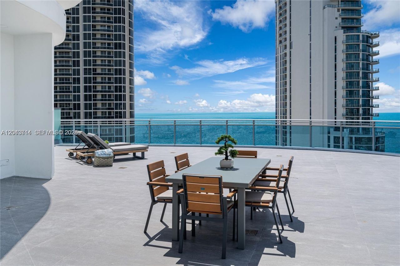 17550 Collins Ave , Unit PH1, Sunny Isles Beach, FL 33160 Photo