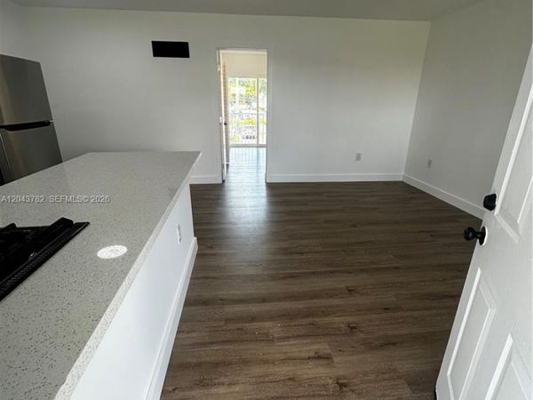 1255 W 49th Pl , Unit E205, Hialeah, FL 33012