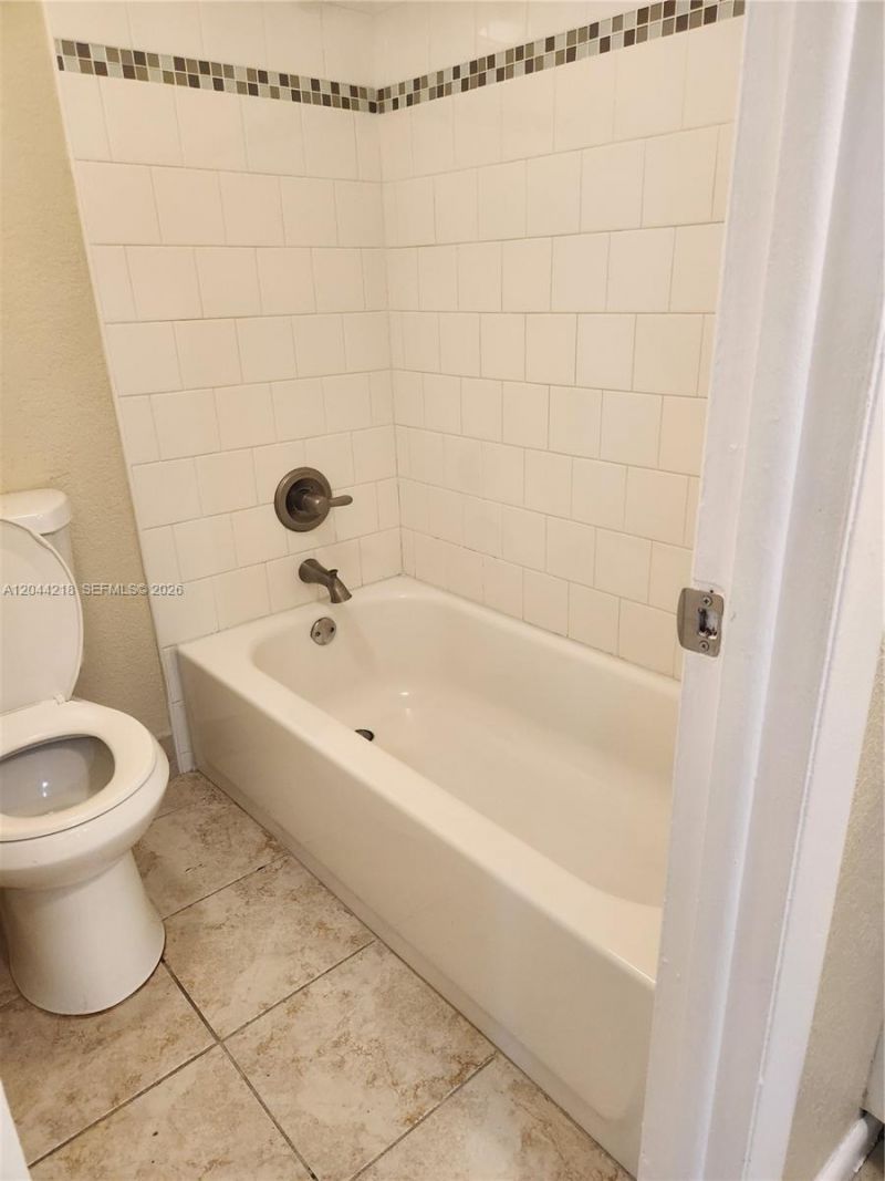 802 NW 87th Ave , Unit 312, Miami, FL 33172 Photo